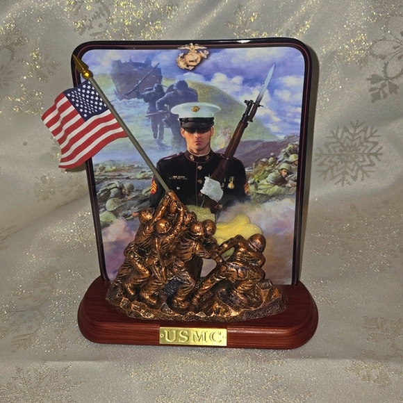 USMC Marine Flag Iwo Jima Jim Griffin Bradford Exchange First Issue - Picture 2 of 4